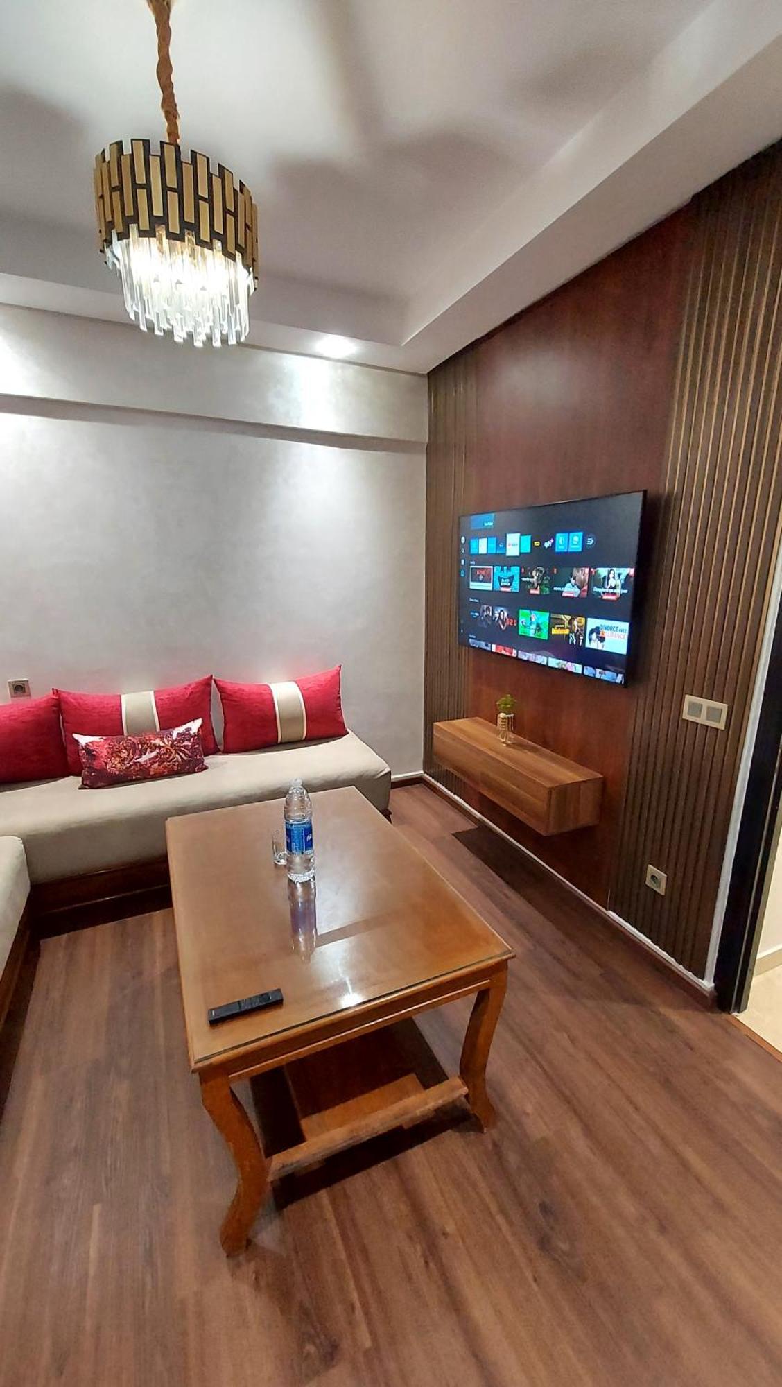 Luxury Downtown Apartment Of 80M2 In Front Of Hassan 2 Mosque And Sea From Family , Pour Famille , Interdit Couples Araabic Non Marie, Forbidden Unmarried Araabic Couples Basement Car Park Касабланка Экстерьер фото