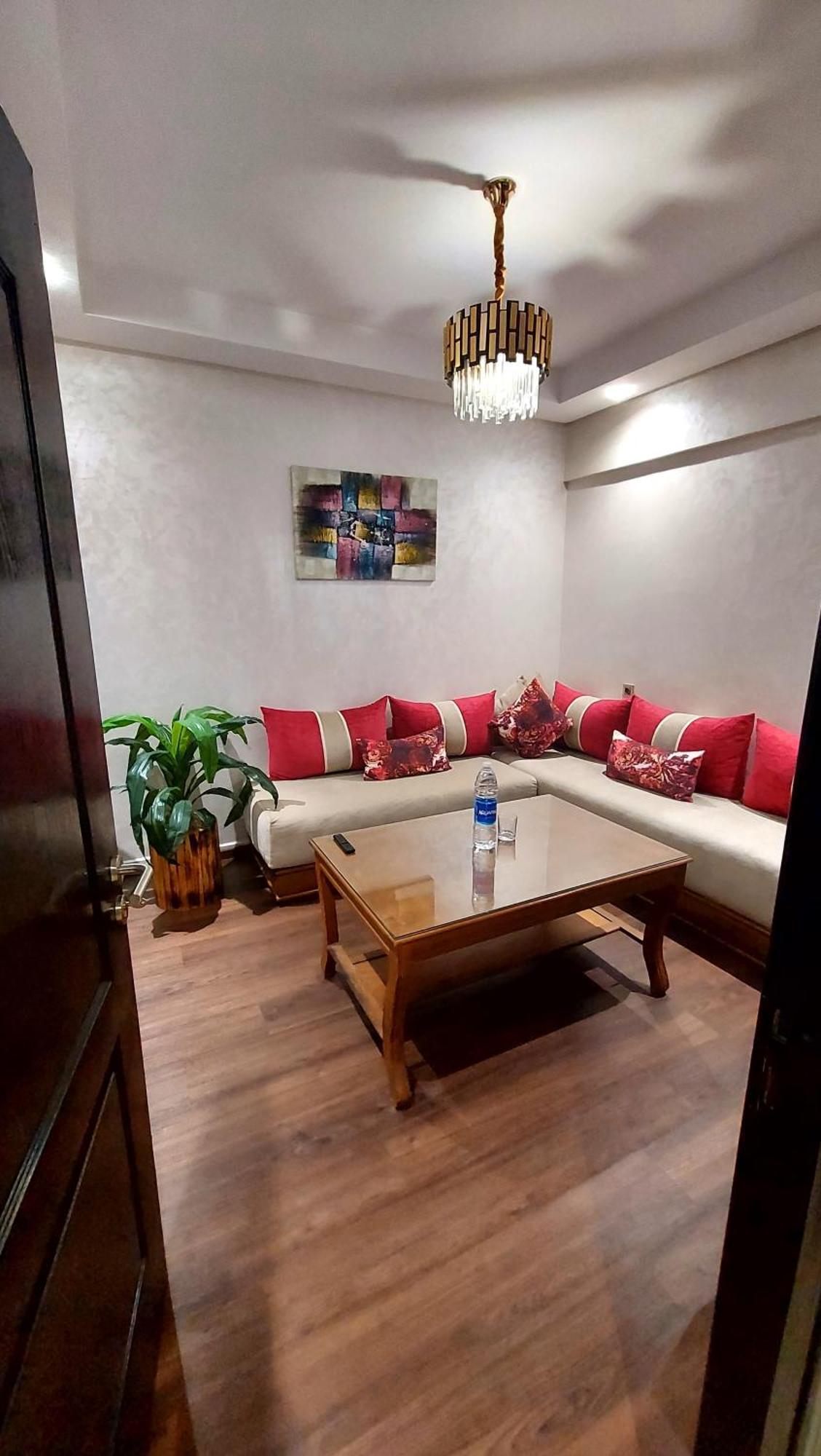 Luxury Downtown Apartment Of 80M2 In Front Of Hassan 2 Mosque And Sea From Family , Pour Famille , Interdit Couples Araabic Non Marie, Forbidden Unmarried Araabic Couples Basement Car Park Касабланка Экстерьер фото